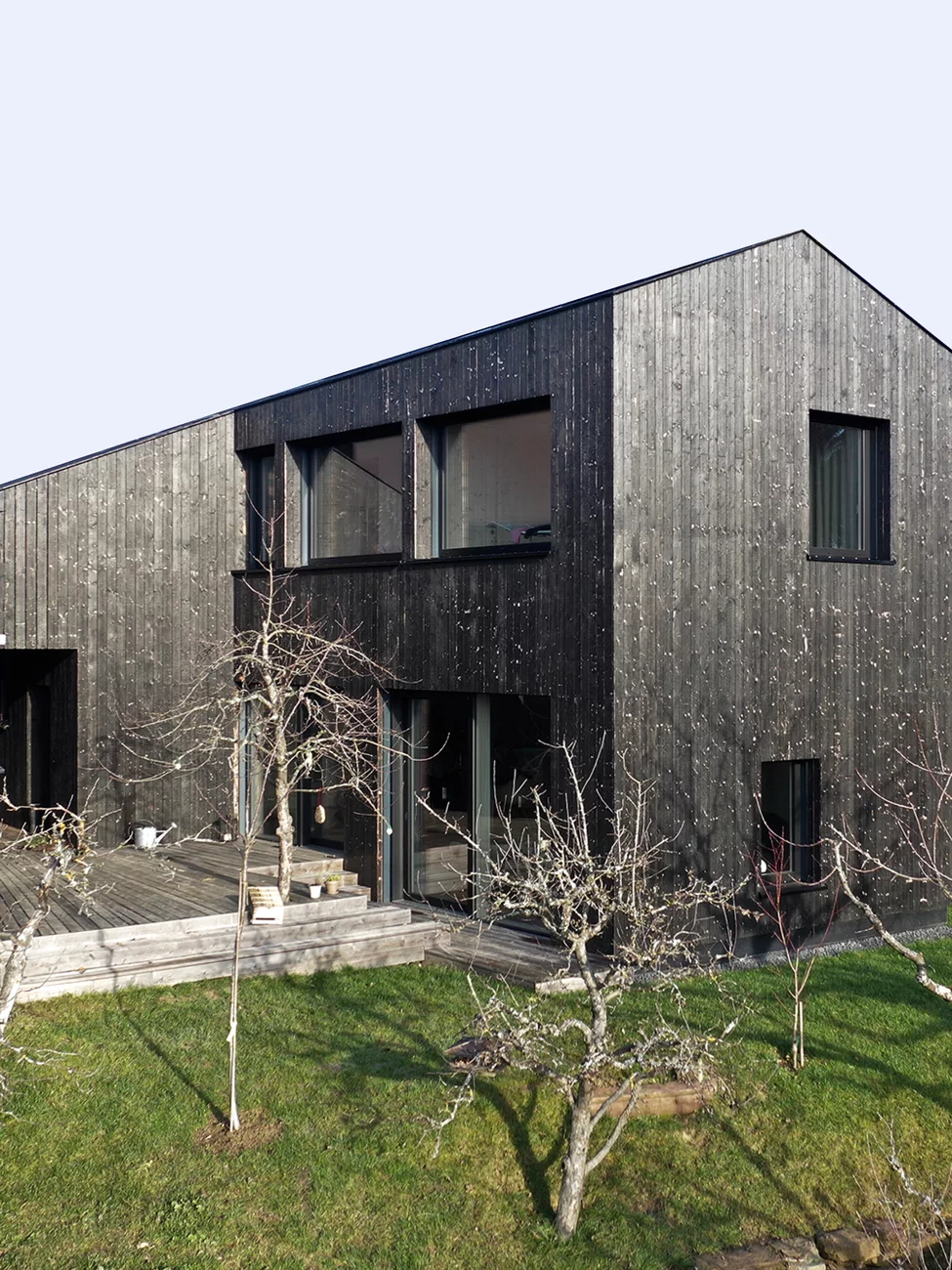 Fassade und Garten Haus B