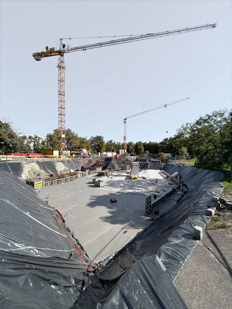 Aufnahme Baustelle Wohnhaus Rote Wand